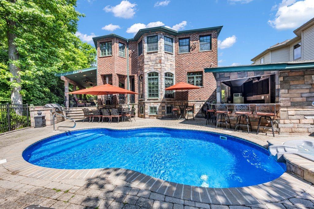 18 Ivan Court Prince's Bay Staten Island NY 10309