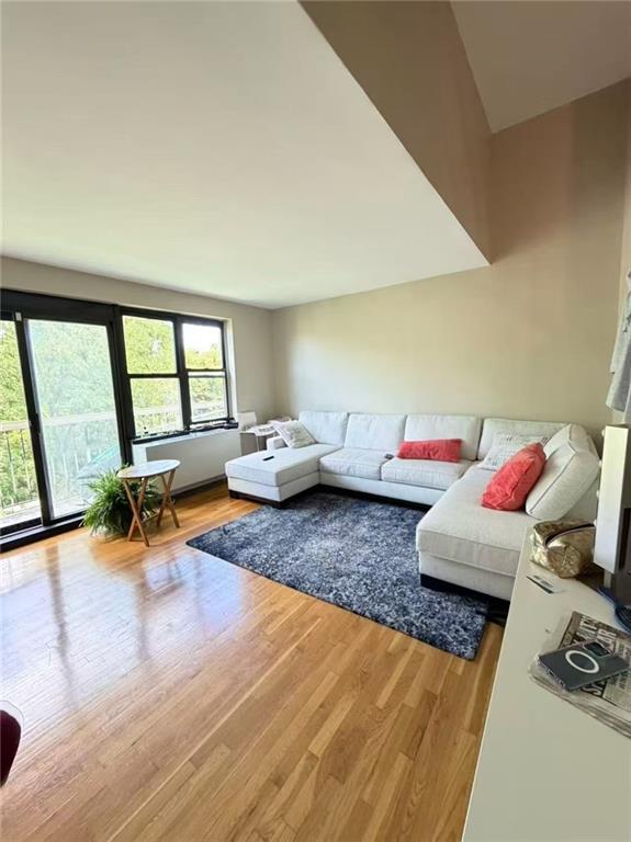 175 Zoe Street Grant City Staten Island NY 10305
