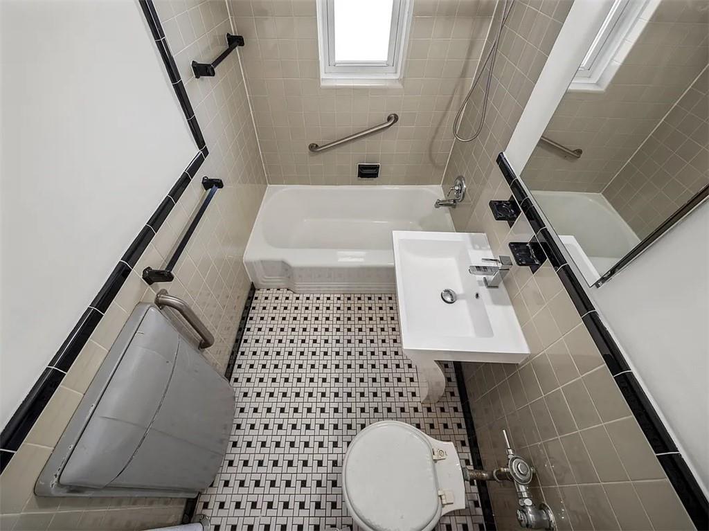 6665 Colonial Road Bay Ridge Brooklyn NY 11220