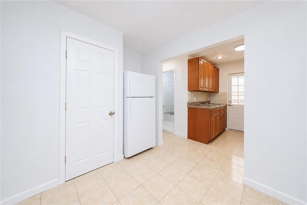 30 W End #6 Avenue Manhattan Beach Brooklyn NY 11235