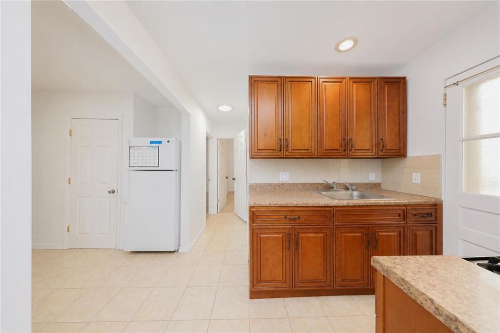30 W End #6 Avenue Manhattan Beach Brooklyn NY 11235