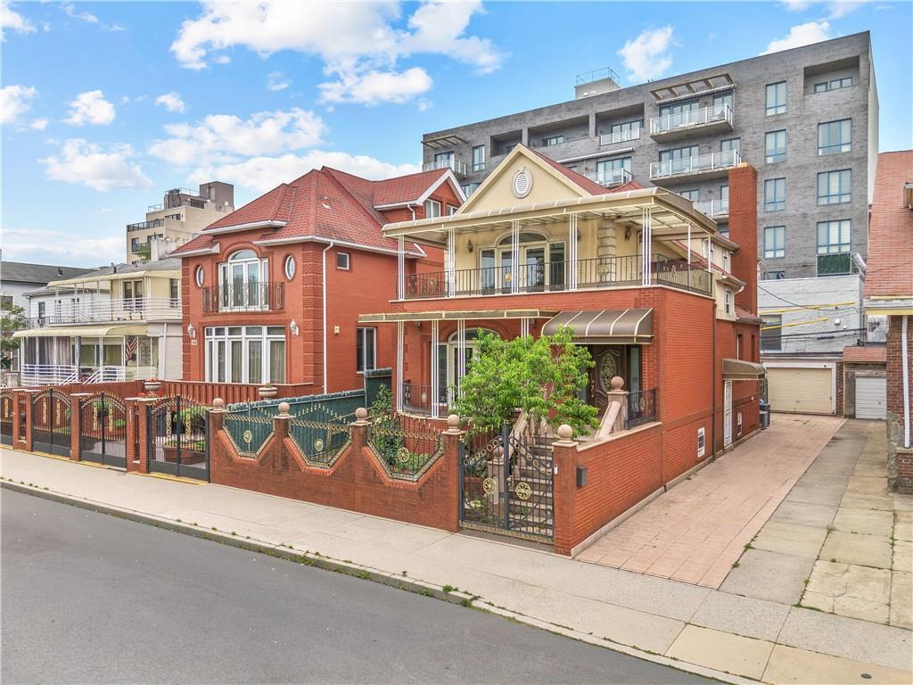 34 Amherst Street Manhattan Beach Brooklyn NY 11235