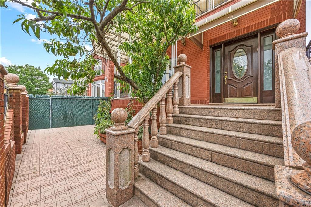 34 Amherst Street Manhattan Beach Brooklyn NY 11235