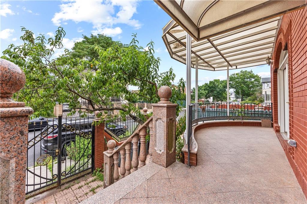 34 Amherst Street Manhattan Beach Brooklyn NY 11235