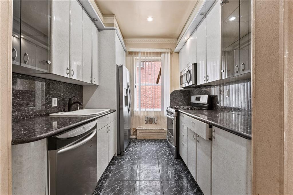 34 Amherst Street Manhattan Beach Brooklyn NY 11235