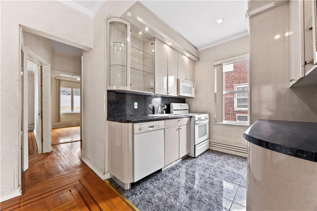 34 Amherst Street Manhattan Beach Brooklyn NY 11235