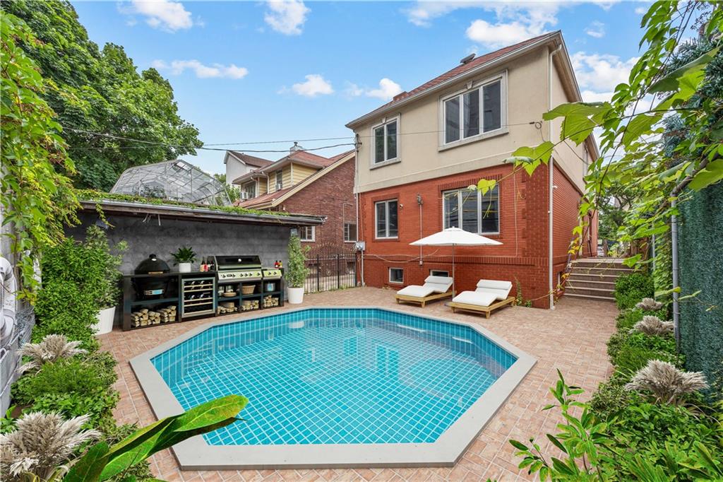 34 Amherst Street Manhattan Beach Brooklyn NY 11235