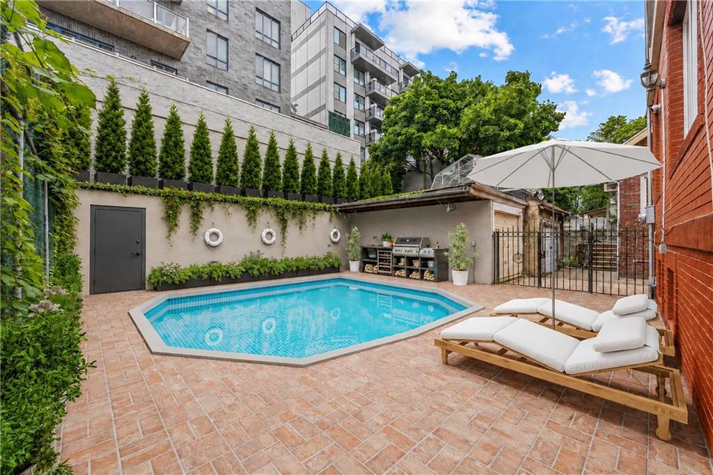 34 Amherst Street Manhattan Beach Brooklyn NY 11235
