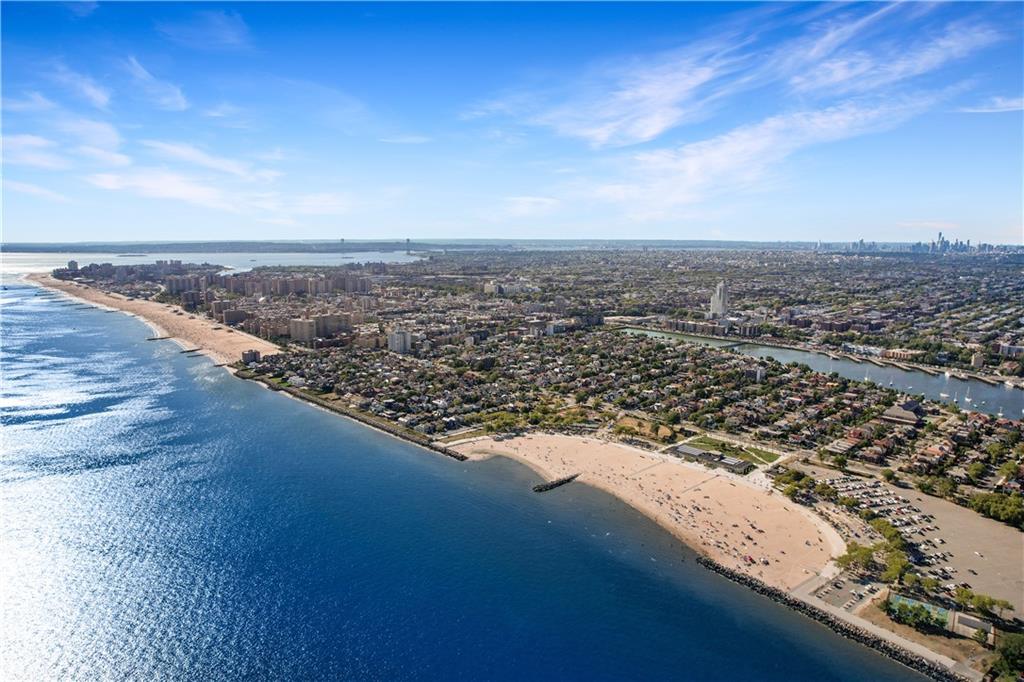 34 Amherst Street Manhattan Beach Brooklyn NY 11235