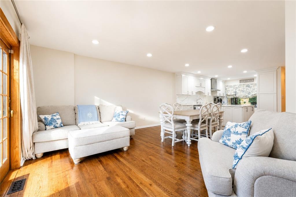 67 Claradon Lane Grasmere Staten Island NY 10305