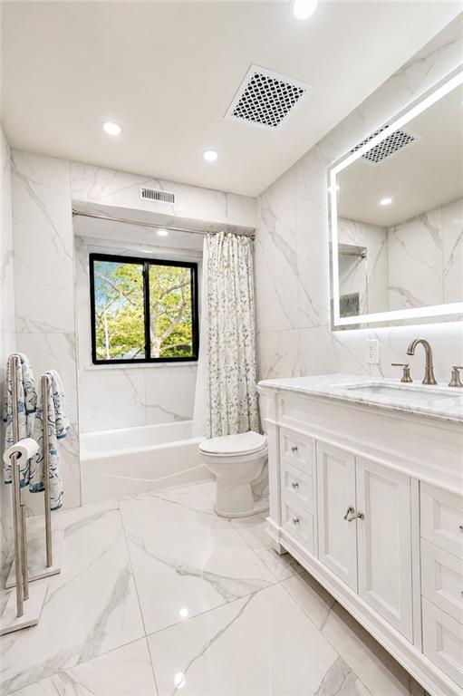 67 Claradon Lane Grasmere Staten Island NY 10305