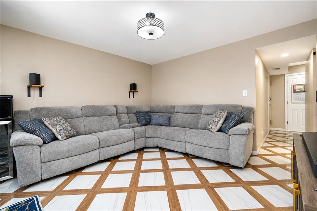 67 Claradon Lane Grasmere Staten Island NY 10305