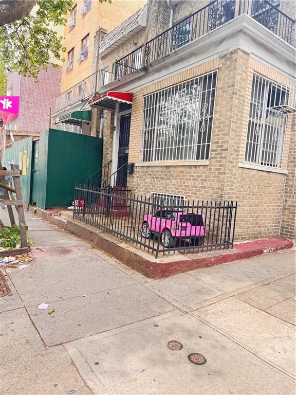 847 59th Street Sunset Park Brooklyn NY 11220