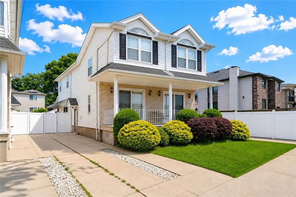 104 linwood Avenue Arrochar Brooklyn NY 10305