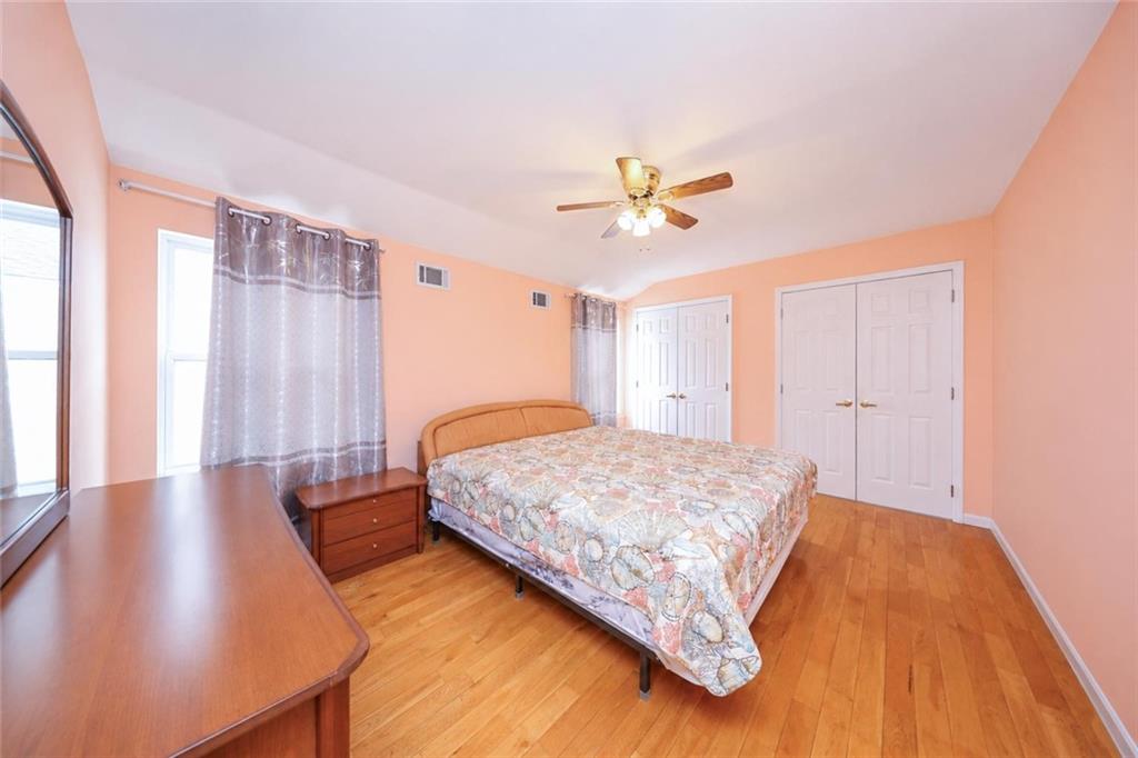 104 linwood Avenue Arrochar Brooklyn NY 10305