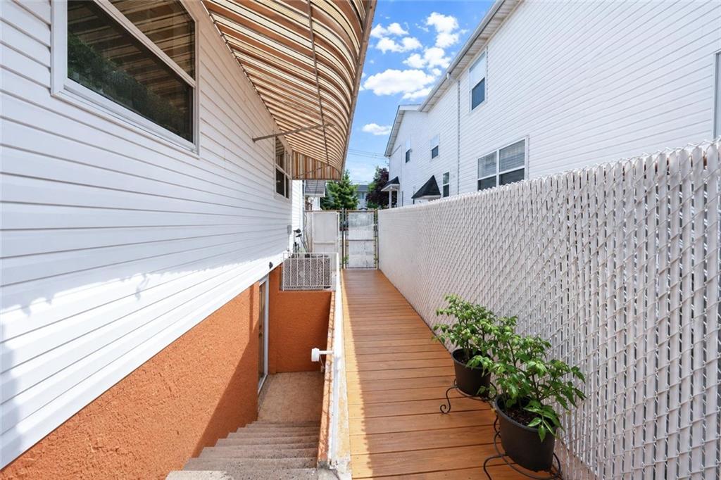104 linwood Avenue Arrochar Brooklyn NY 10305
