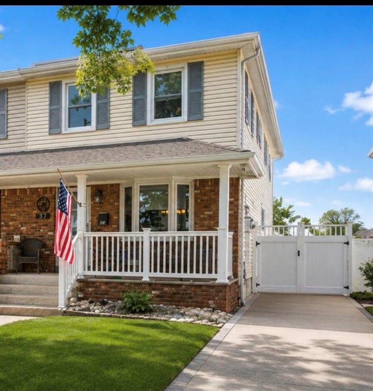 37 MIDDLE Loop Great Kills Staten Island NY 10308