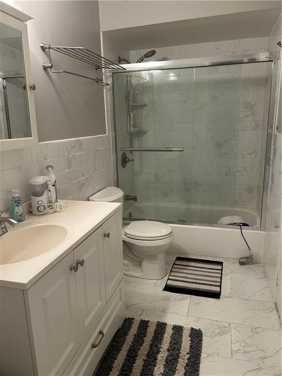 165A LAMPED Loop New Springville Staten Island NY 10314