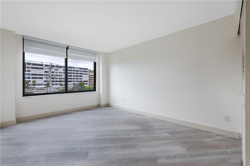 3590 Ocean Boulevard Out of NYC Other XX 33480