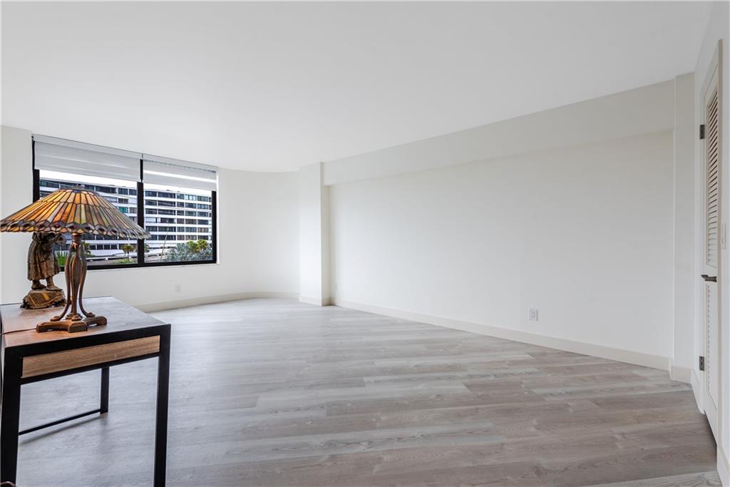 3590 Ocean Boulevard Out of NYC Other XX 33480