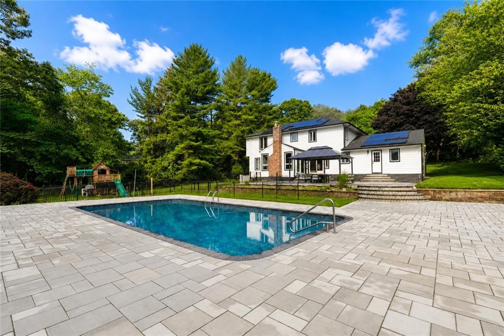 97 Buttonwood Drive Out of NYC Huntington Station NY 11746