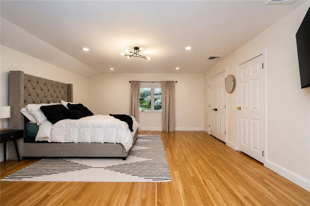 97 Buttonwood Drive Out of NYC Huntington Station NY 11746