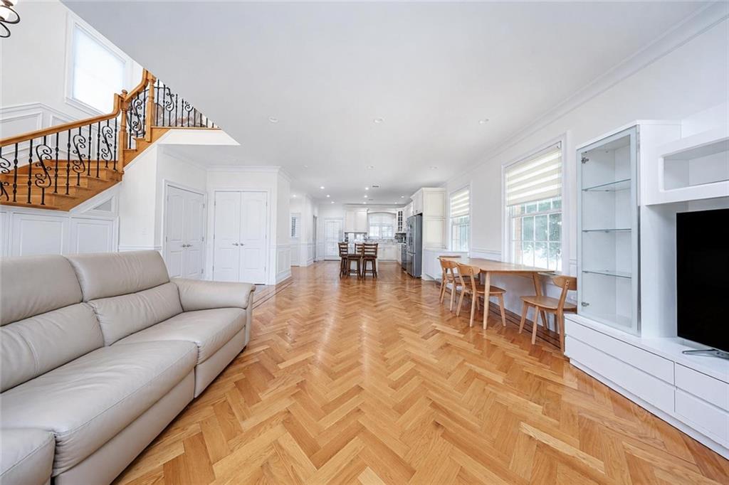 4132 220th Place Bayside Queens NY 11361