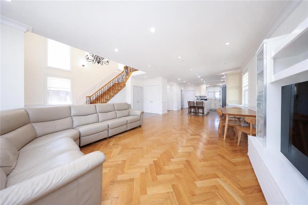 4132 220th Place Bayside Queens NY 11361
