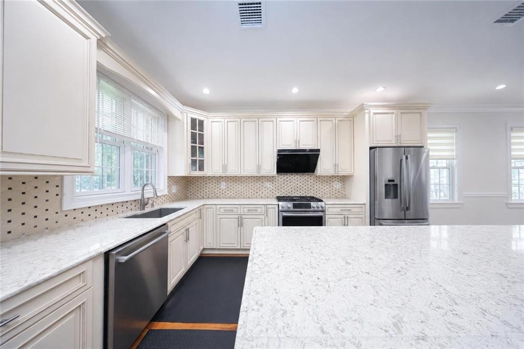 4132 220th Place Bayside Queens NY 11361