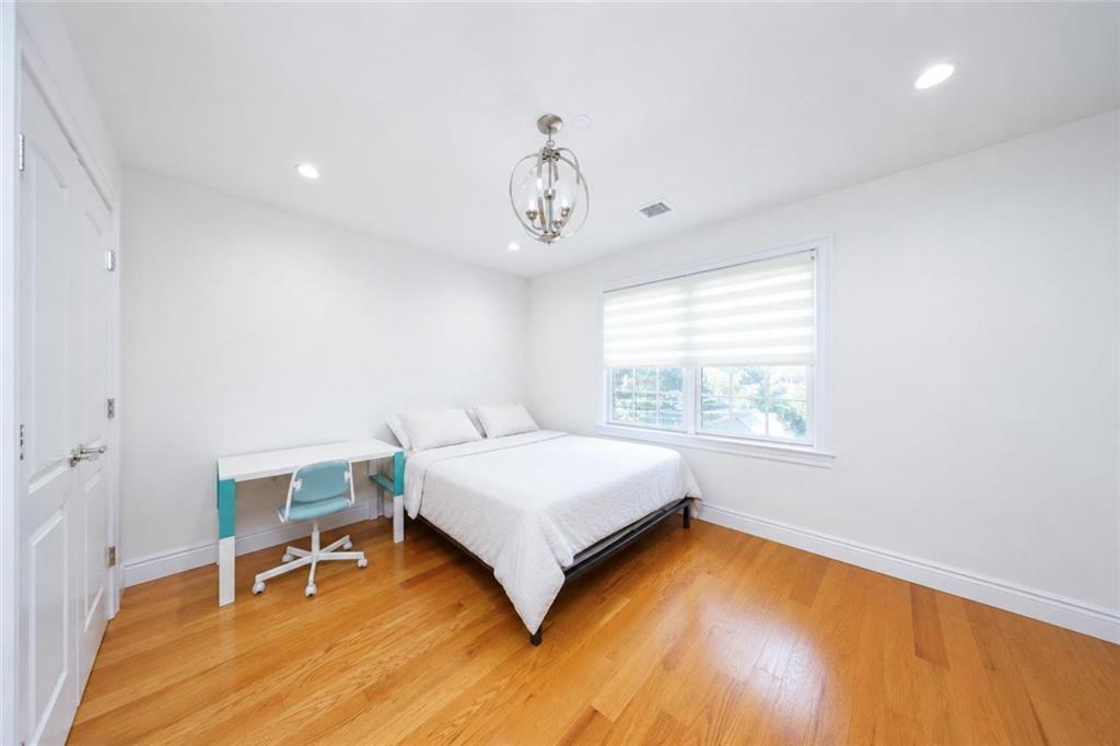 4132 220th Place Bayside Queens NY 11361