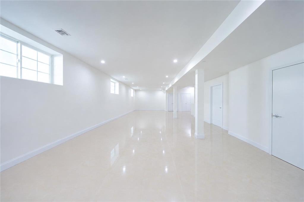4132 220th Place Bayside Queens NY 11361