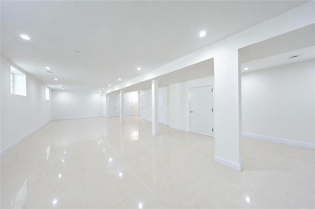 4132 220th Place Bayside Queens NY 11361