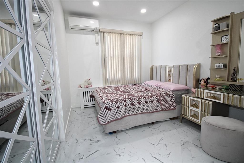 1075 Bay Ridge Parkway Dyker Heights Brooklyn NY 11228