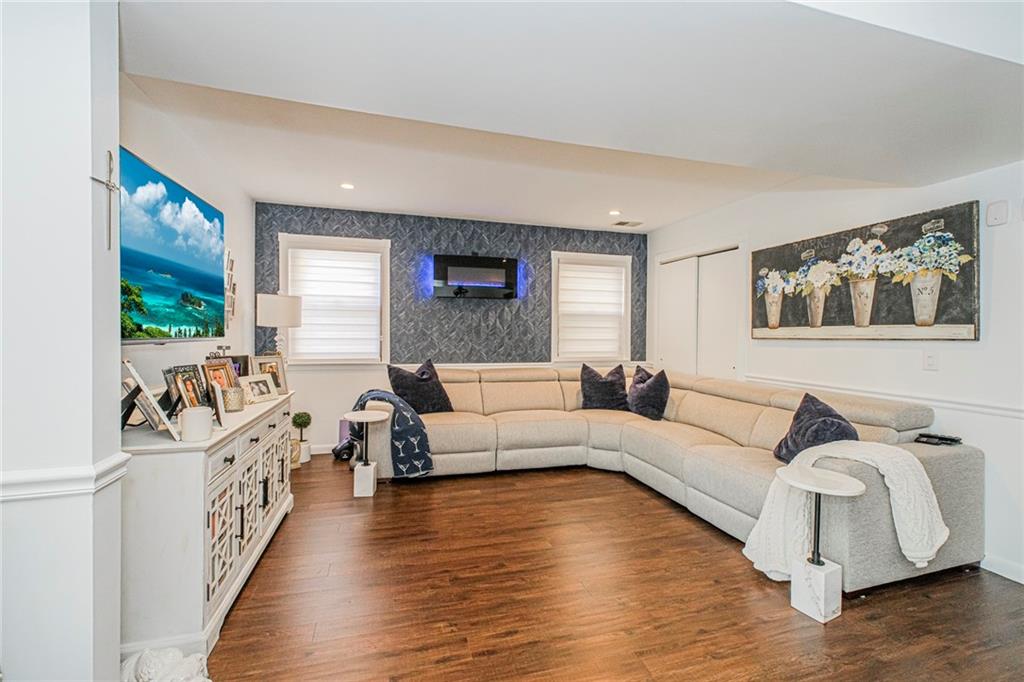 93 Mimosa Lane Huguenot Staten Island NY 10312
