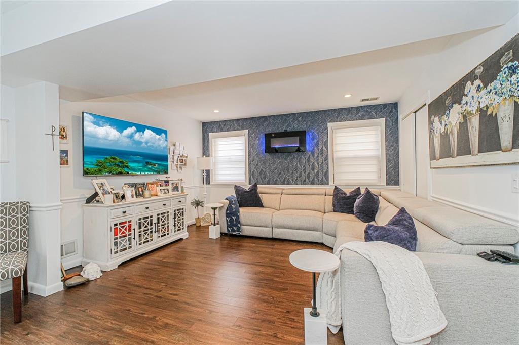 93 Mimosa Lane Huguenot Staten Island NY 10312