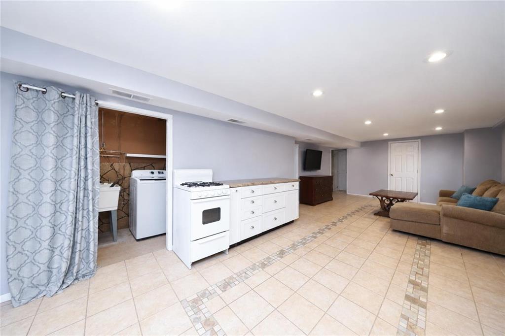 41 Ibsen Avenue Arden Heights Staten Island NY 10312