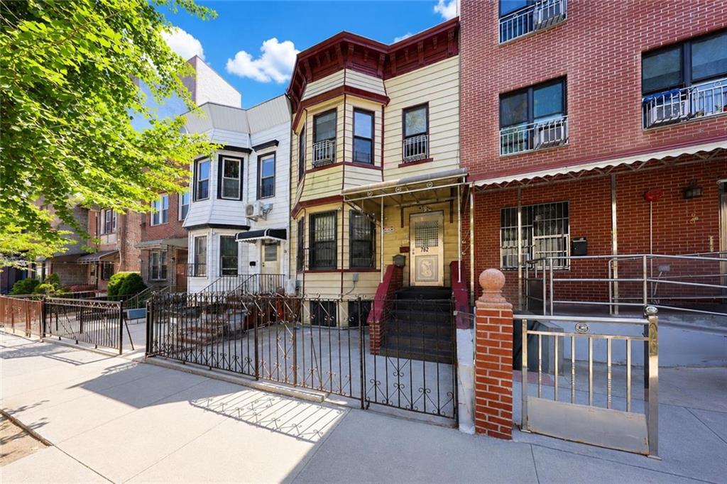762 50th Street Sunset Park Brooklyn NY 11220