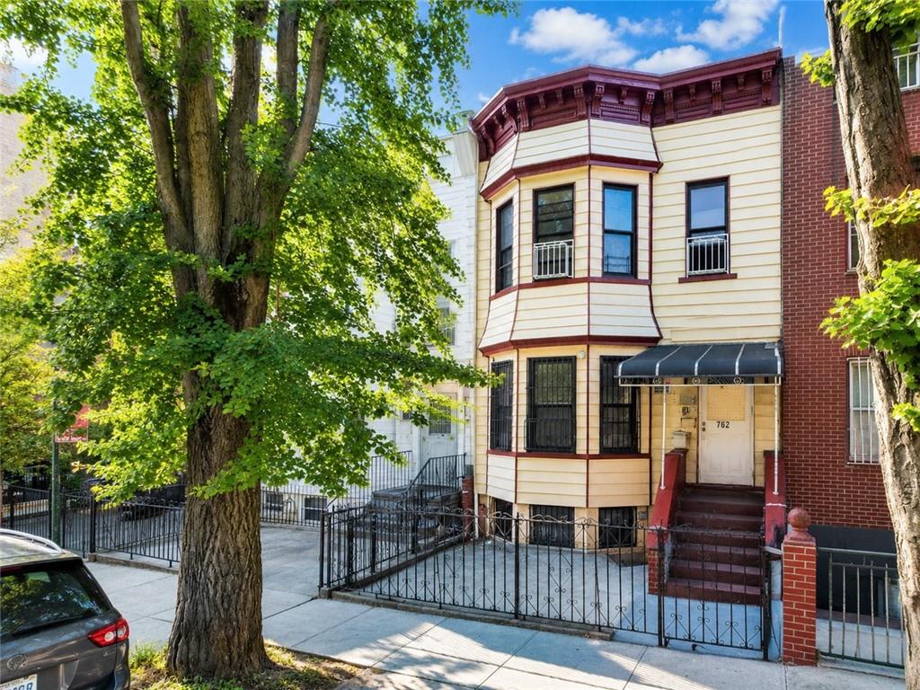 762 50th Street Sunset Park Brooklyn NY 11220