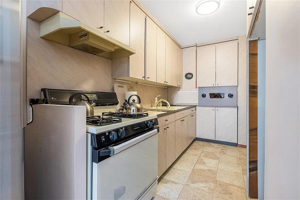 2925 West 5th Street Brighton Beach Brooklyn NY 11224
