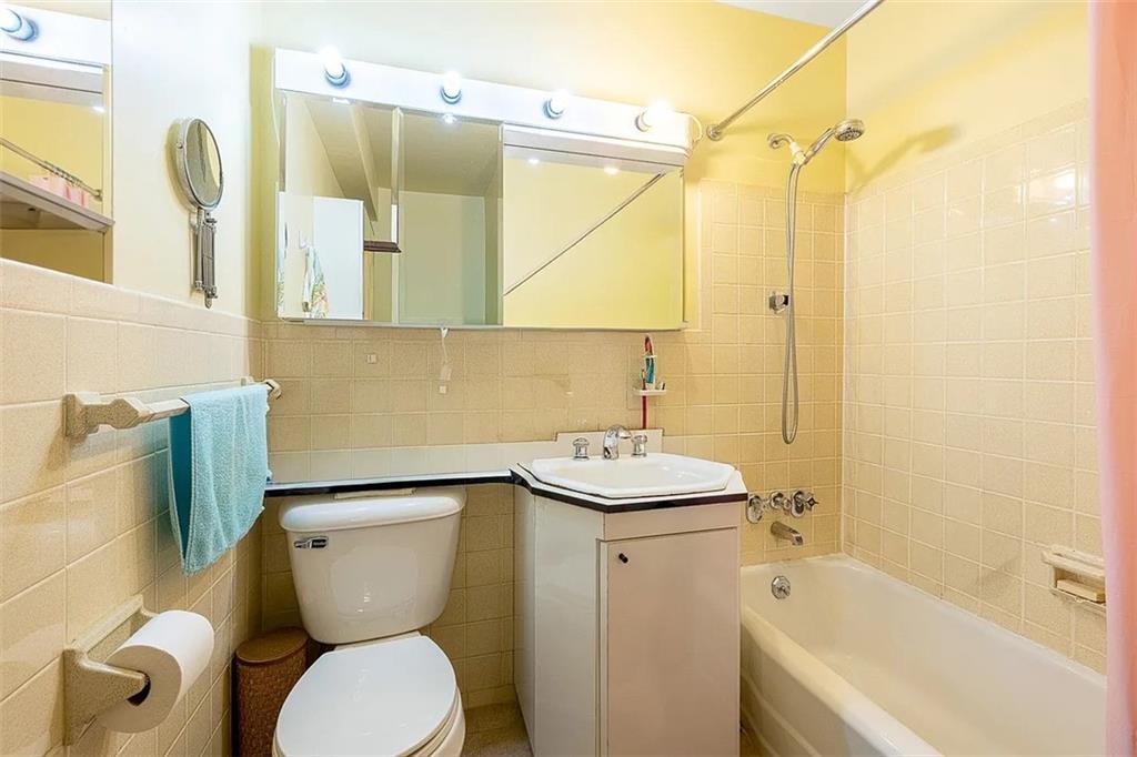 2925 West 5th Street Brighton Beach Brooklyn NY 11224