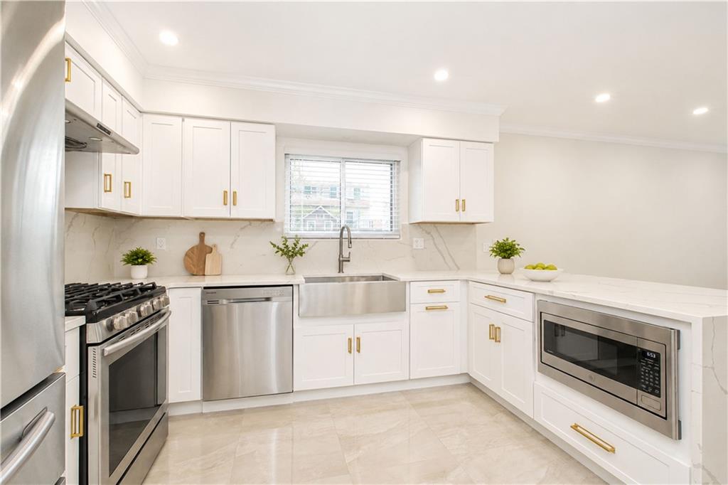 7 Shirra Avenue New Springville Staten Island NY 10314