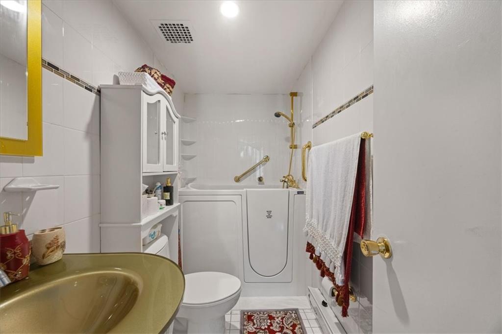 10849 Seaview Avenue Canarsie Brooklyn NY 11236