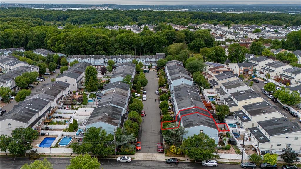 19 Pembrook Loop Rossville Staten Island NY 10309