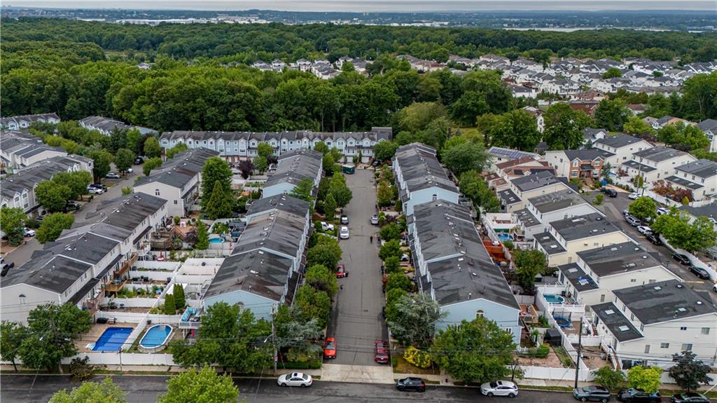 19 Pembrook Loop Rossville Staten Island NY 10309