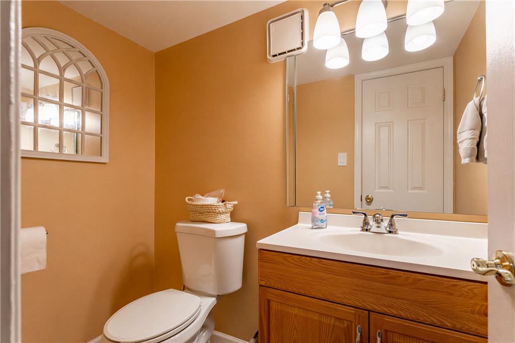 19 Pembrook Loop Rossville Staten Island NY 10309