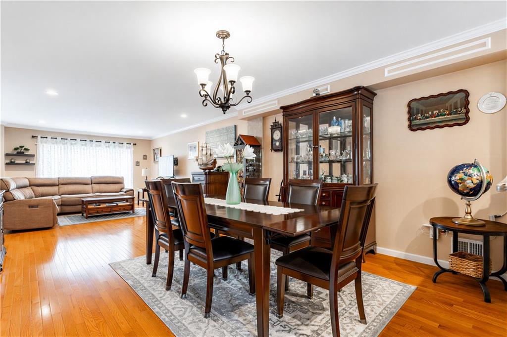 19 Pembrook Loop Rossville Staten Island NY 10309