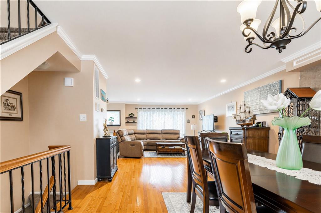 19 Pembrook Loop Rossville Staten Island NY 10309