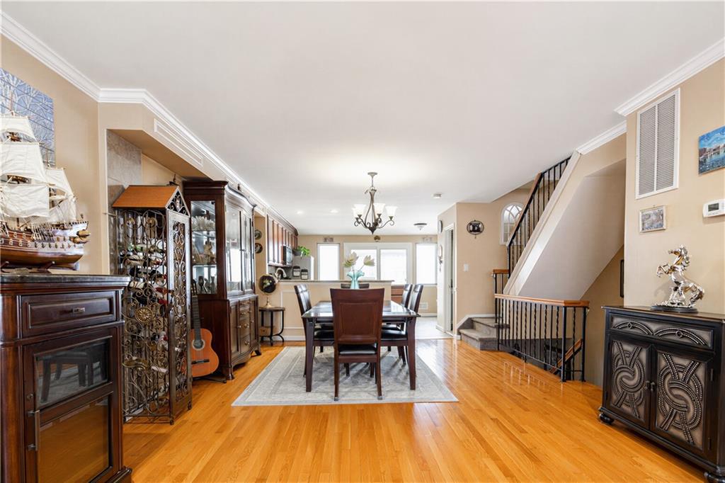 19 Pembrook Loop Rossville Staten Island NY 10309