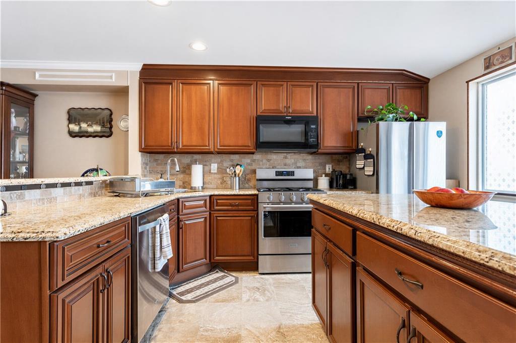 19 Pembrook Loop Rossville Staten Island NY 10309