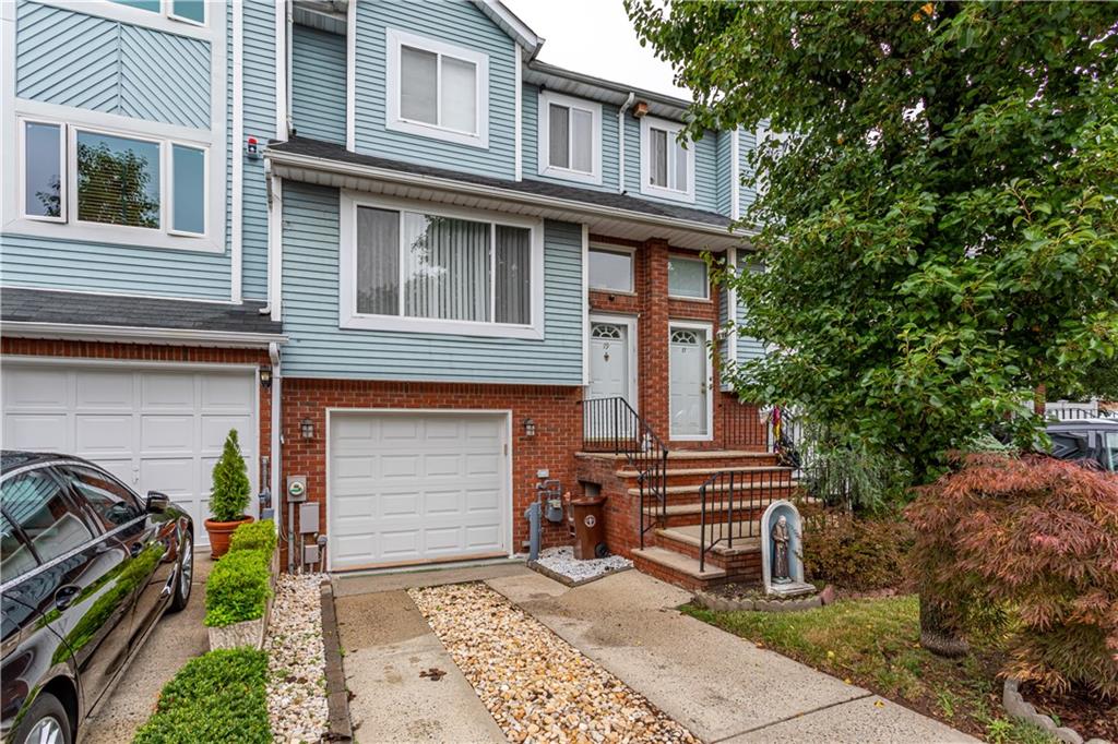 19 Pembrook Loop Rossville Staten Island NY 10309
